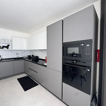 Floor Escape Penthouse Apartment Gwardamanga