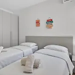 Floor Escape Penthouse Апартаменты