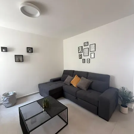 Floor Escape Penthouse Апартаменты Gwardamanga