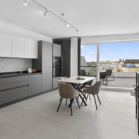 Floor Penthouse With Valletta Views & Terrace * Tal Guardamangia