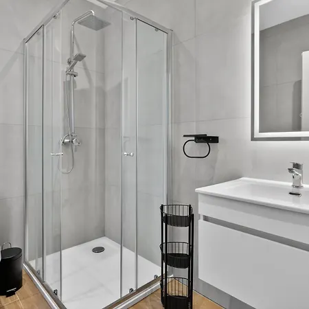 Floor Penthouse With Valletta Views & Terrace דירה *
