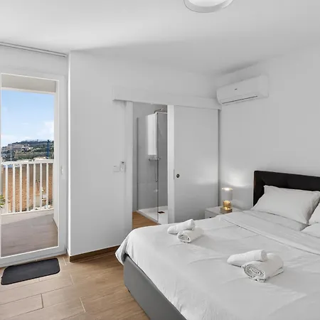 Floor Penthouse With Valletta Views & Terrace דירה Tal Guardamangia