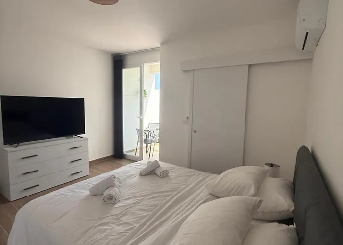 Floor Escape Penthouse Gwardamanga