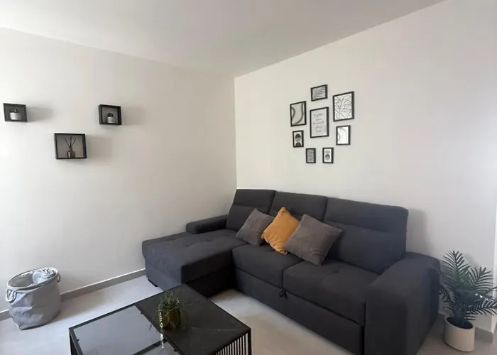 Floor Escape Penthouse דירה Tal Guardamangia