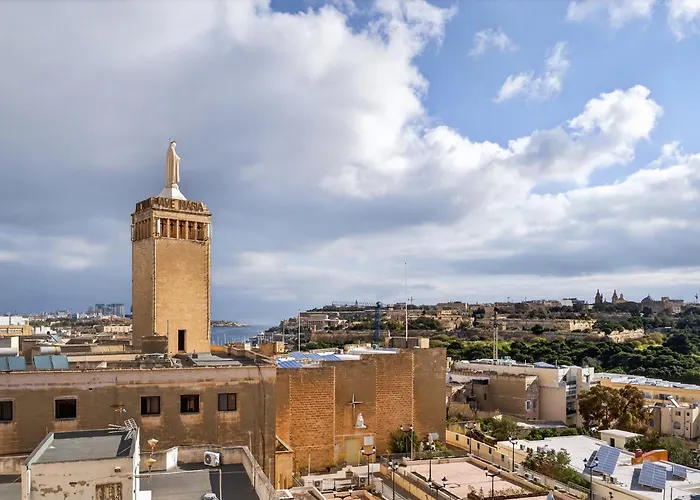 Floor Escape Penthouse * Tal Guardamangia